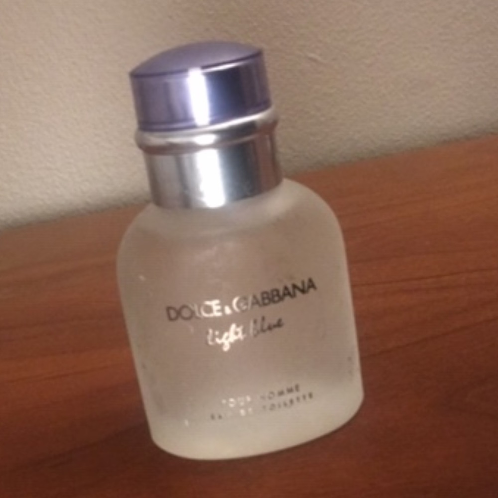 dolce & gabbana cologne (light blue)